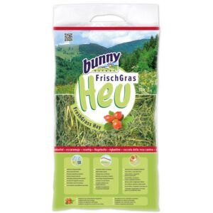 Foin bunny nature herbes fraîches baies d'églantier lapins rongeurs
